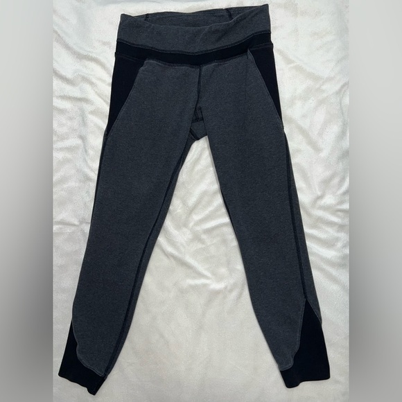Lululemon Refine Crop / Size 4 - Picture 5 of 11
